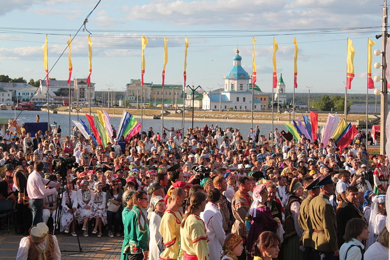 13:33 В Ленинском районе г.Чебоксары подведены итоги  проведения культурно-массовых мероприятий, посвященных Дню Республики